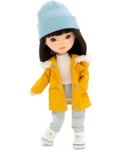 Mekana lutka Orange Toys Sweet Sisters - Lilu s parka jaknom boje senfa, 32 cm