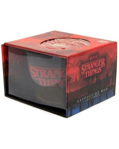 Šalica 3D Pyramid Television: Stranger Things - The World Is Turning Up - 4