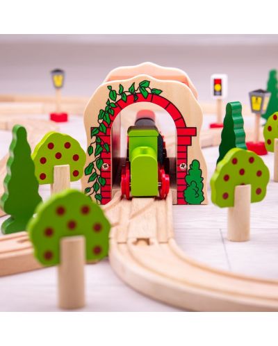Drvena igračka Bigjigs - Tunel od crvene cigle s tračnicom - 4