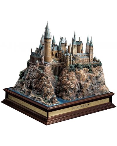 Diorama The Noble Collection Movies: Harry Potter - Hogwarts, 33 cm - 1