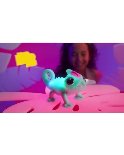 Interaktivna igračka Moose Little Live Pets - Kameleon, ružičasta - 8