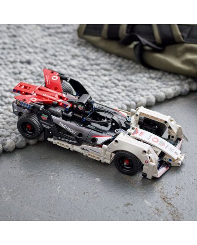 Konstruktor LEGO Technic  - Formula E Porsche 99X Electric (42137) - 6