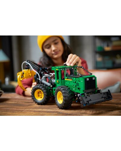 Konstruktor LEGO Technic - Šumski traktor John Deere 948L-II (42157) - 7