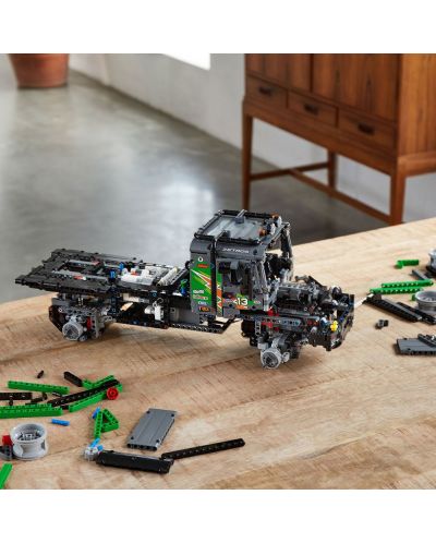 Konstruktor Lego Technic – Kamion 4x4 Mercedes Benz Zetros (42129) - 9