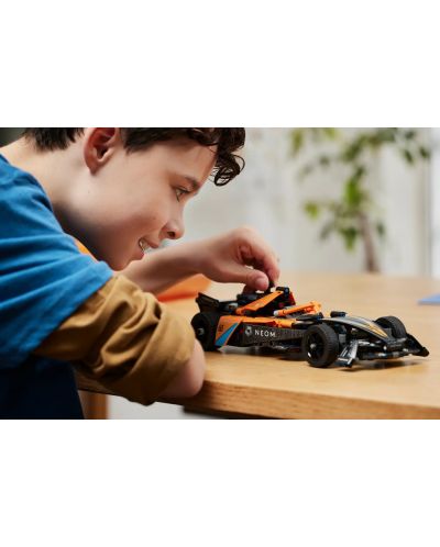 Konstruktor LEGO Technic - Neom McLaren Formula E (42169) - 8
