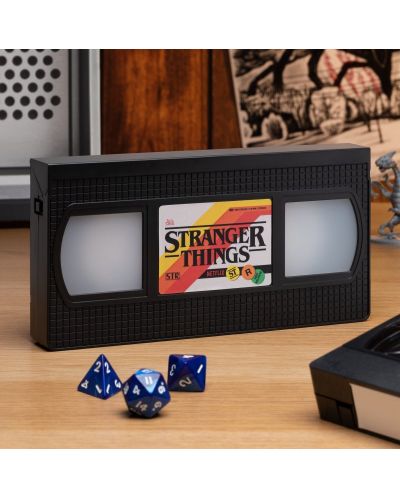 Svjetiljka Paladone Television: Stranger Things - VHS Logo - 2
