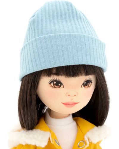 Mekana lutka Orange Toys Sweet Sisters - Lilu s parka jaknom boje senfa, 32 cm - 4