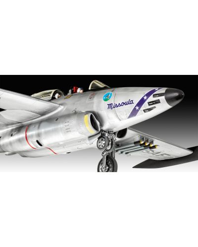 Model za sastavljanje Revell Vojni: Avioni - Northrop F-89 Scorpion, 75. godišnjica - 5