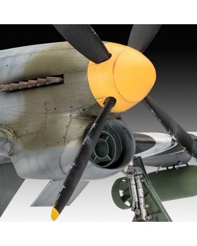 Model za sastavljanje Revell Vojni: Zrakoplovi -Hawker Tempest V - 3