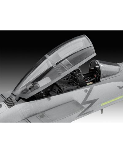 Model za sastavljanje Revell Vojni: Zrakoplovi - F-15E Strike Eagle - 2