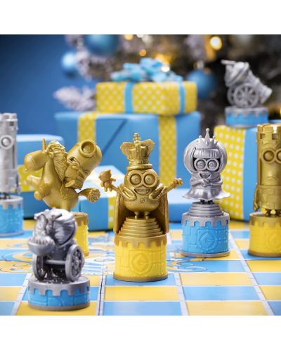 Šah The Noble Collection - Minions Medieval Mayhem Chess Set - 4