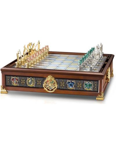 Šah The Noble Collection - The Hogwarts Houses Quidditch Chess Set - 1