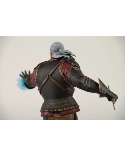 Kipić Dark Horse Games: The Witcher - Geralt (Toussaint Tourney Armor), 24 cm - 6