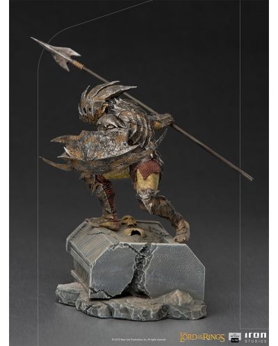 Kipić Iron Studios Movies: Lord of The Rings - Armored Orc, 20 cm - 4