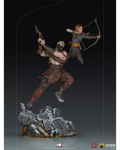 Kipić Iron Studios Games: God of War - Kratos & Atreus, 34 cm - 2