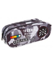 Elipsasta školska pernica Cool Pack Clever - Camo Black Badges, s 2 pretinca