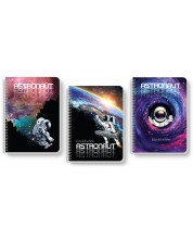 Bilježnica Black&White Astronaut - A4, široki redovi, asortiman