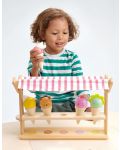 Drvena igračka Tender Leaf Toys - Štand sa sladoledom, osmijesi i korneti - 2t
