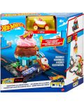 Set za igru Hot Wheels City - Slastičarna, s kolicima - 1t