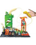 Set za igru Hot Wheels City - Benzinska postaja s punionicama i kolicima - 6t