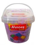 Kinetički pijesak u kanti Heroes – Ljubičasta boja, s 6 figurica, 1000 g - 1t