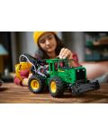 Konstruktor LEGO Technic - Šumski traktor John Deere 948L-II (42157) - 7t