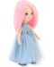 Mekana lutka Orange Toys Sweet Sisters - Billie u satenskoj plavoj haljini, 32 cm - 4t